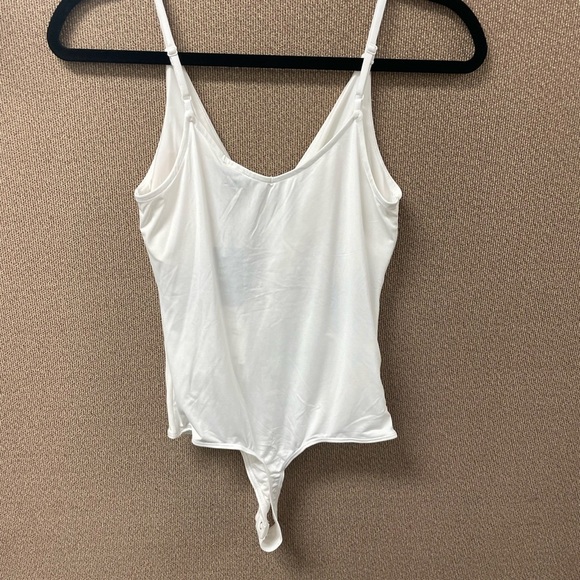 Express White Twist Front Bodysuit - Picture 4 of 9